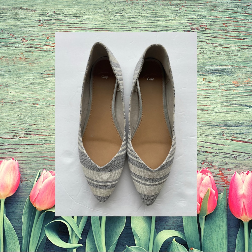 GAP Flats | Cream & Gray Striped Pointy Toed Flats | US Size 9